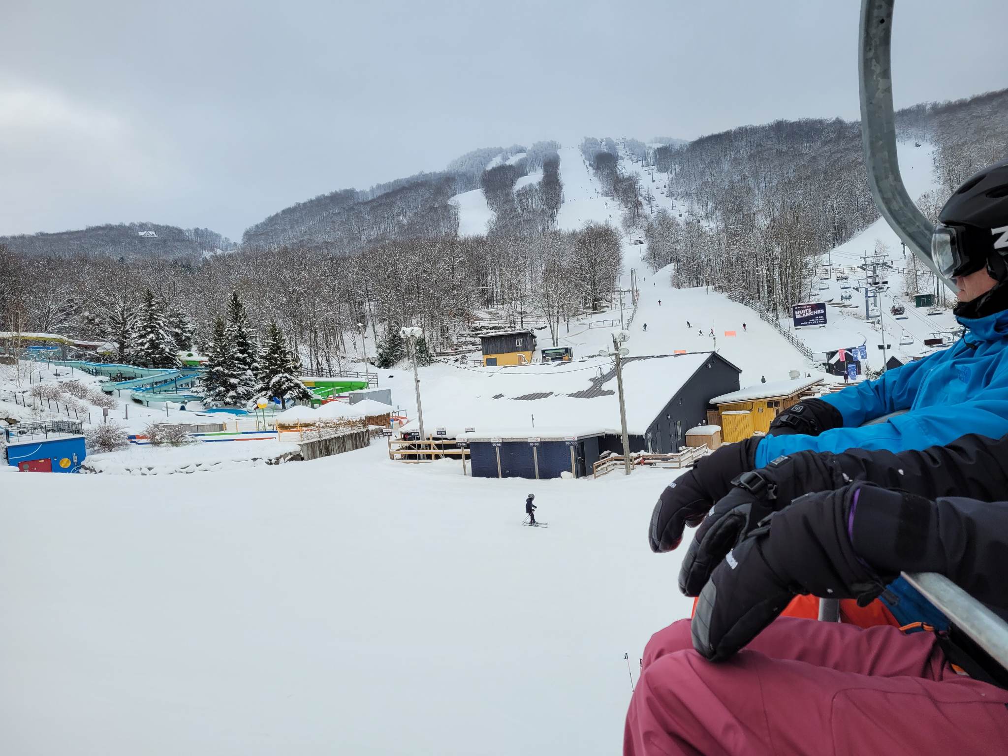 Une chute de neige qui est la bienvenue en ce dimanche de décembre