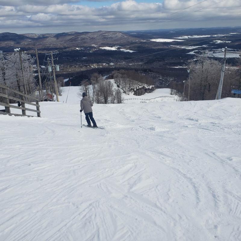 Bromont, montagne d'expériences - Souvenir - Début de ski printemps