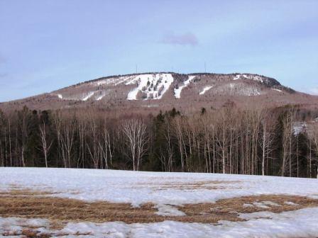 CONDITIONS DE SKI - LE MONT COMI - OUVERT LE WEEKEND JUSQU'AU 1 MAI 2016