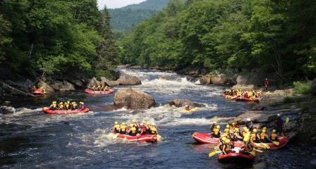 MONT STONEHAM, Expédition mini-raft et grandes vacances à Québec