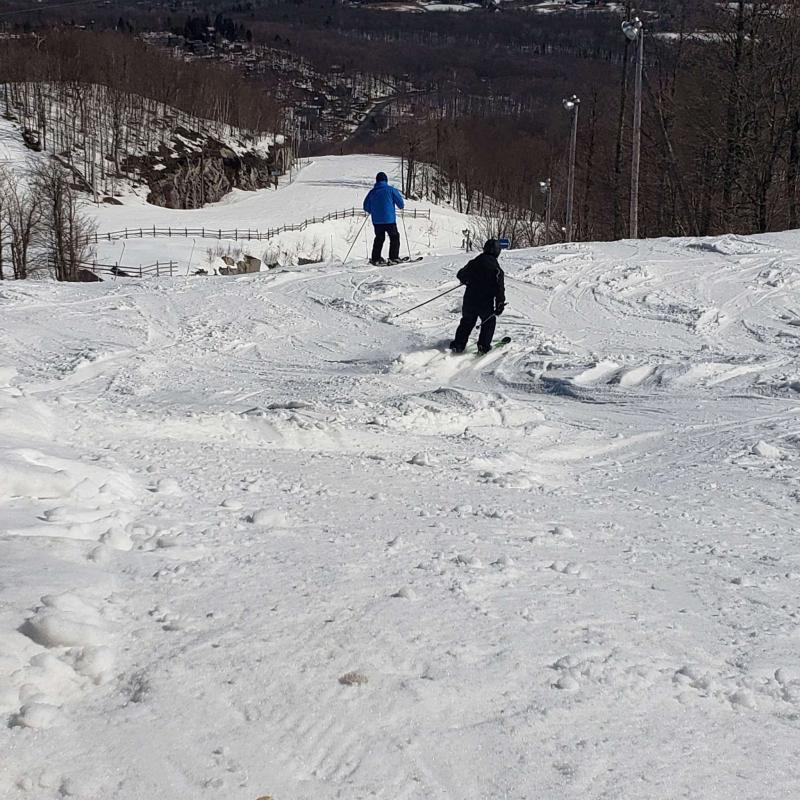 Bromont, montagne d'expériences - Beau ski de printemps - bonne météo