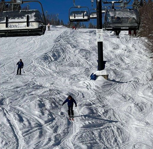 Station touristique Stoneham - Une journée comblée sur les pentes
