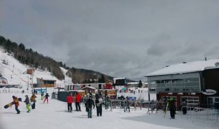 Station Val-Sainte-Côme - C'étais une journée parfaite sur toute la ligne. Station Val-Sainte-Côme - C'étais une journée parfaite sur toute la ligne.